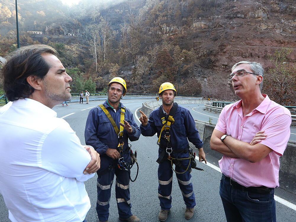 Presidente inteirou-se dos trabalhos de consolidação das escarpas