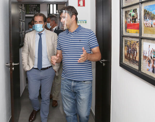 Miguel Albuquerque visitou novas instalações da Associação Teatro Metaphora