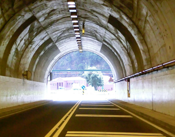 Encerrada: CONSULTA PÚBLICA: “Estabilização do Talude e Proteção da VE2 entre os Túneis da Ladeira da Vinha e João Delgado. Troço entre o KM 3+600 e 3+800” 