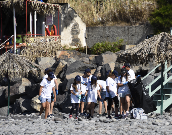 “Há mar e Mar, Há que ir e Limpar” envolveu mais de 500 pessoas na limpeza das praias 