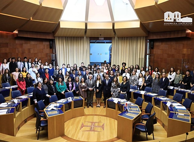 Sessão Regional do Parlamento dos Jovens debateu a Violência Doméstica e no Namoro