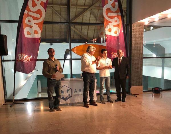Associação de Surf entrega prémios aos campeões regionais