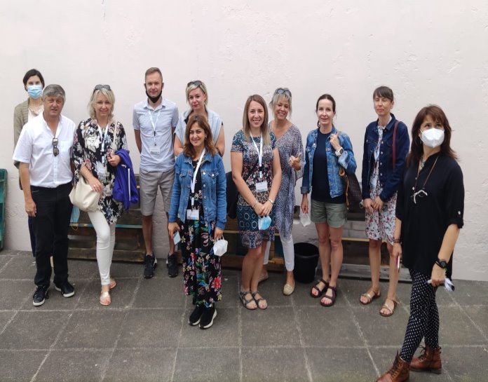 Professores polacos de “Projeto Erasmus” visitam Serviço Técnico de Formação Profissional