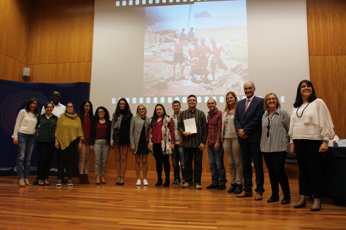 ENTREGUES 190 DIPLOMAS E CERTIFICADOS A JOVENS E ADULTOS