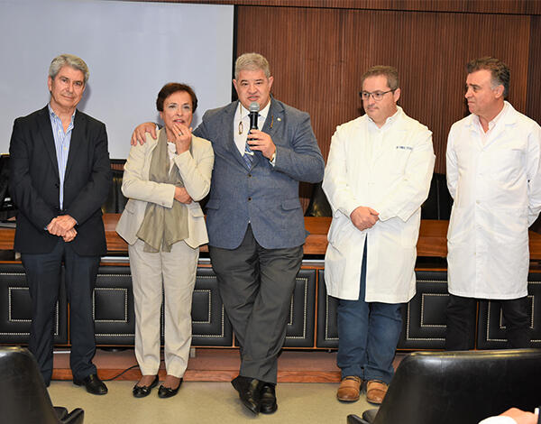 A médica obstetra Helena Pereira, foi homenageada, dia 13 de fevereiro, no Serviço de Saúde da RAM