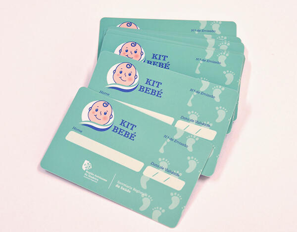 Pedro Ramos entregou o 1º cartão "Kit Bebé" no valor de 500 euros