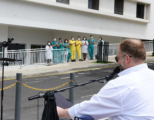 COVID-19: Miguel Pires homenageia profissionais de saúde