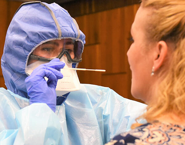  Ajudantes domiciliárias realizaram testes à COVID-19