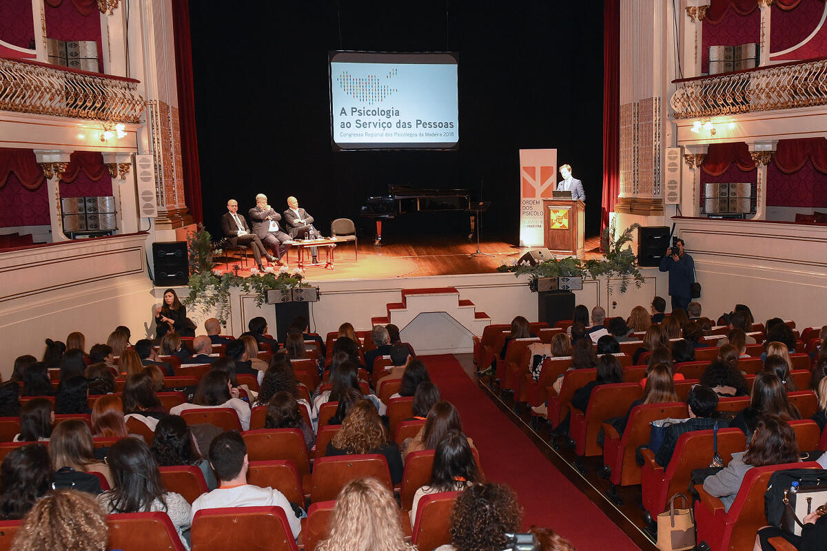 Governo enaltece papel dos psicólogos e garante reforço destes profissionais no Serviço de Saúde