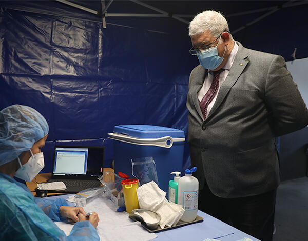 Foi dado início à vacinação dos idosos com mais de 80 anos