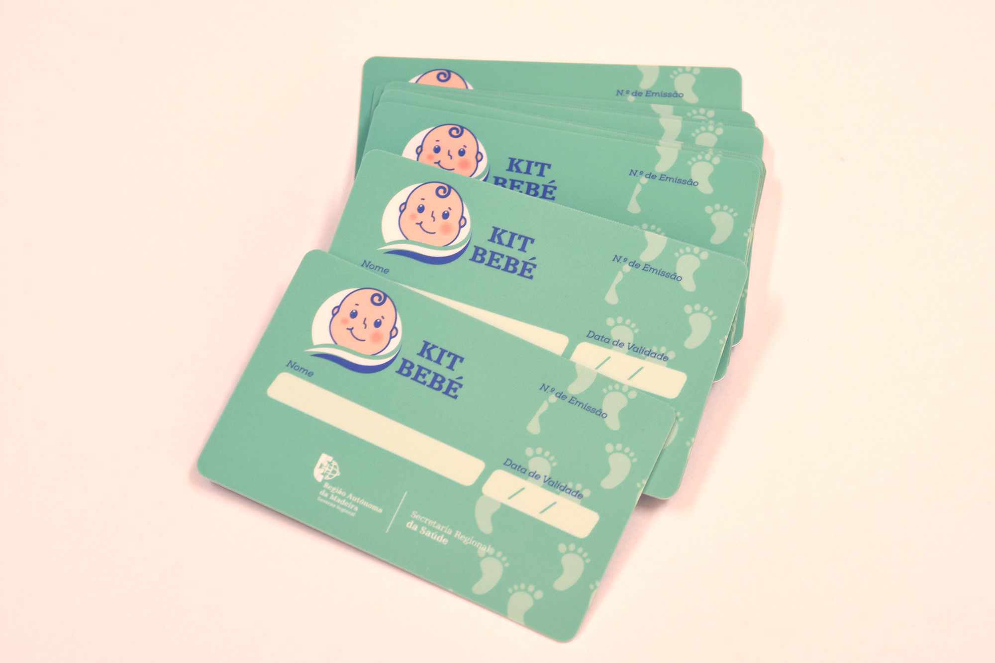 Secretário da Saúde entregou o 1º cartão "Kit Bebé" no valor de 400 euros