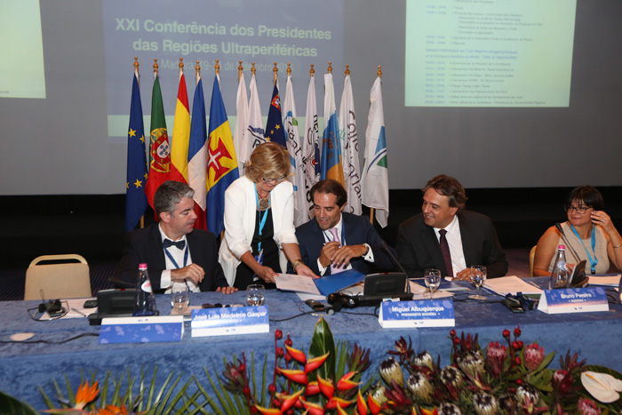 Assinatura de protocolos