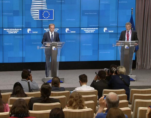 Líderes europeus decidem altos cargos na União Europeia