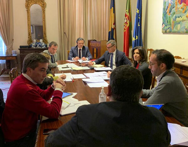 Governo Regional reúne-se com empresas da área da contabilidade