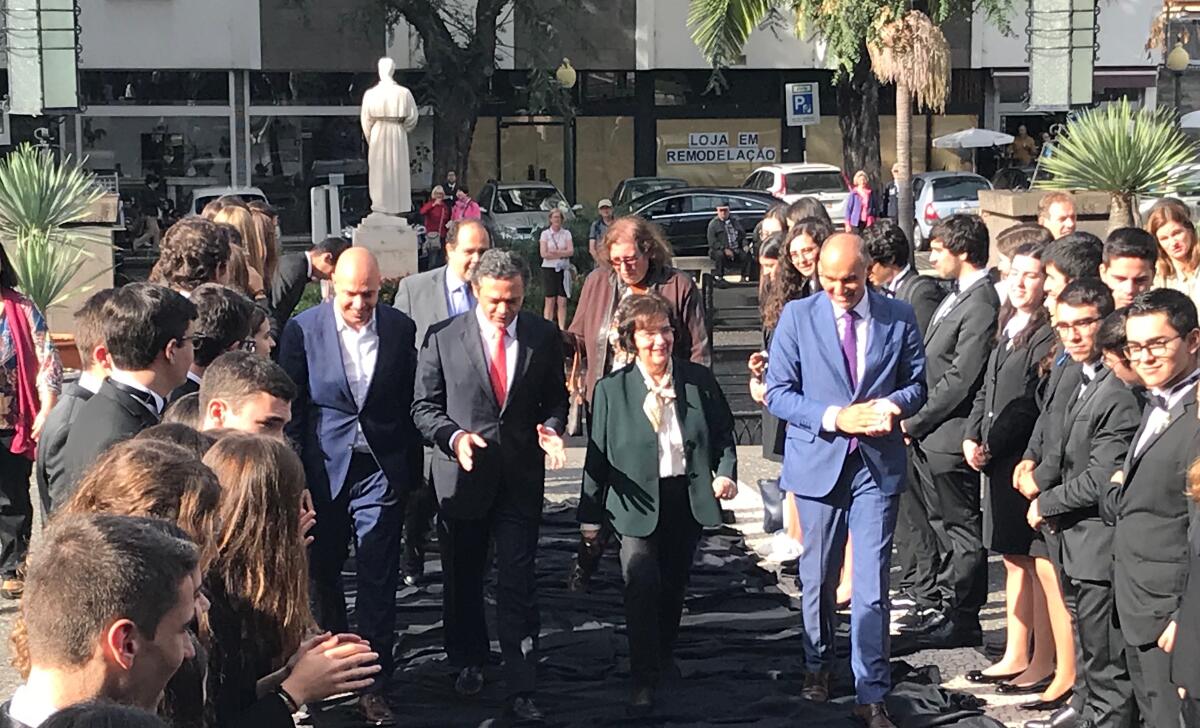 “Sejam os senhores do vosso destino e os capitães das vossas almas”