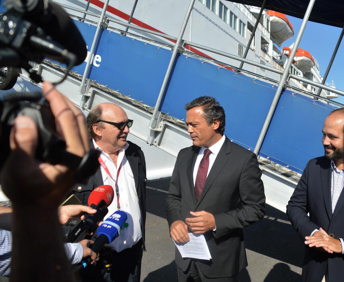 Governo Regional quer ferry todo o ano