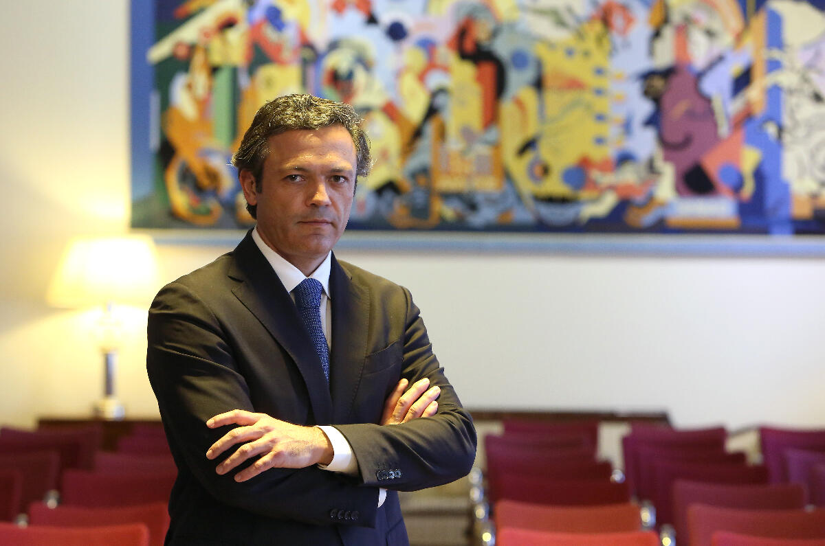 Esclarecimento sobre o contrato de renegociação da dívida da Região Autónoma da Madeira