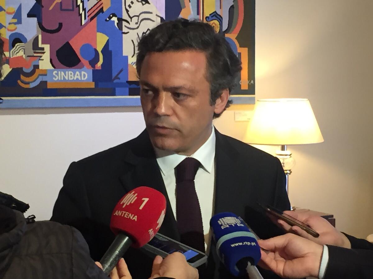 Governo está a tentar reforçar “Charter da Páscoa” com mais um voo