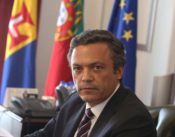 Governo Regional adjudica empréstimo de 458 milhões 