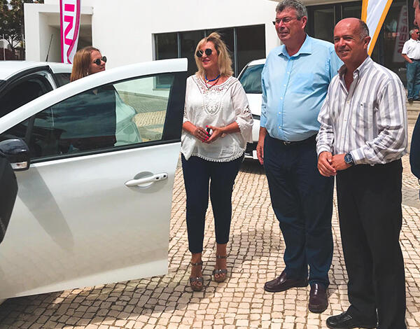 Primeira viatura elétrica adquirida com apoio do Governo Regional 