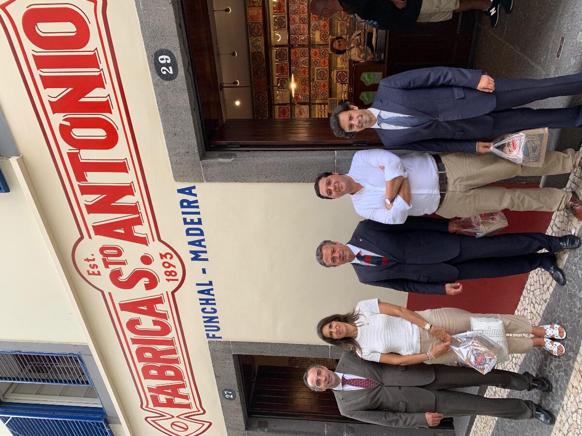 Governo admite prorrogar concessão atual da ligação aérea ao Porto Santo