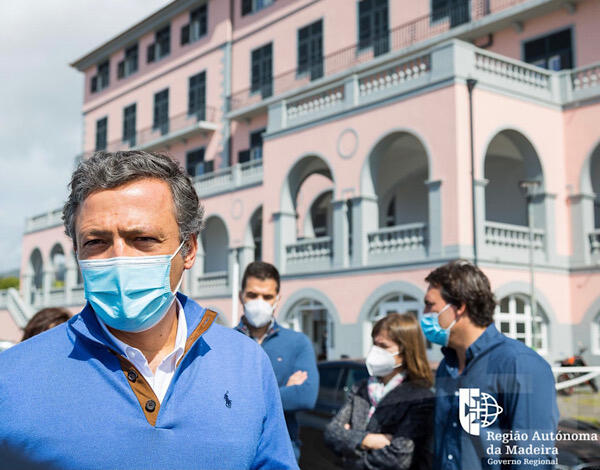 Governo Regional investe cinco milhões em estacionamento e jardim no Hospital dos Marmeleiros