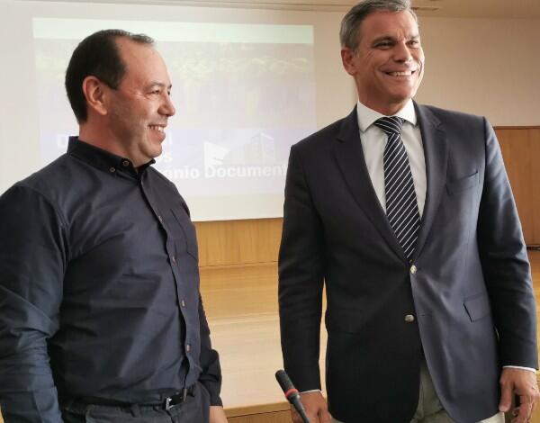 Eduardo Jesus preside à assinatura do  contrato de cedência do arquivo da Banda Recreio Camponês