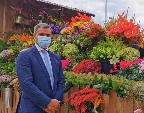 Carros alegóricos são ponto de atração no Funchal