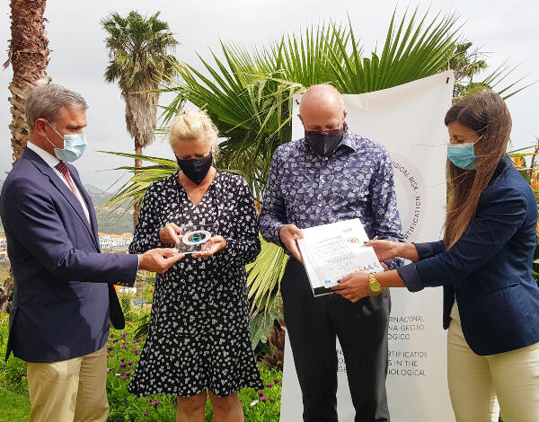 Secretário Regional entrega certificado "Madeira Safe to Discover" ao hotel Quinta Alegre