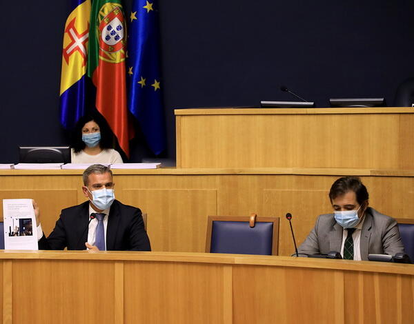 Secretário Regional no Parlamento