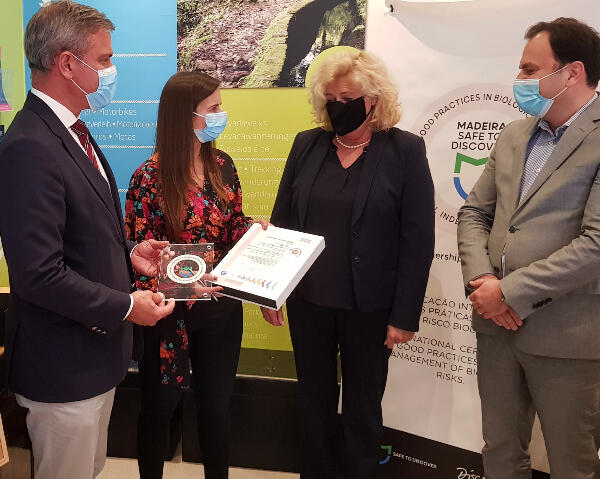 Secretário Regional entrega certificação Madeira Safe to Discover à RMK Tours