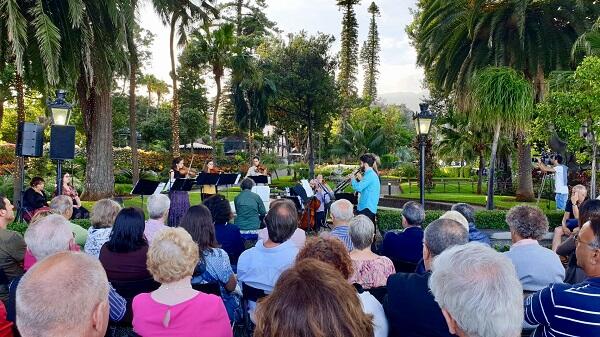 Instalações Florais, Folclore e Madeira Classic car Revival marcam a última semana da Festa da Flor