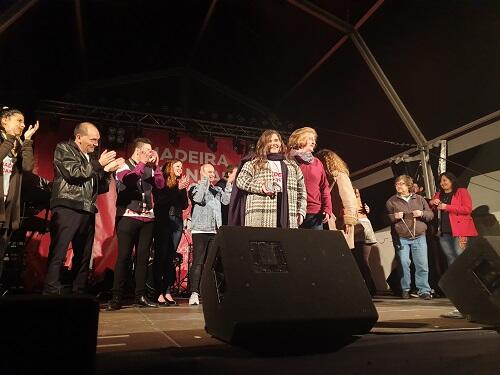 “Madeira a Cantar”: Alice Fernandes é a décima finalista a subir ao palco, representando o concelho do Funchal (Oeste)