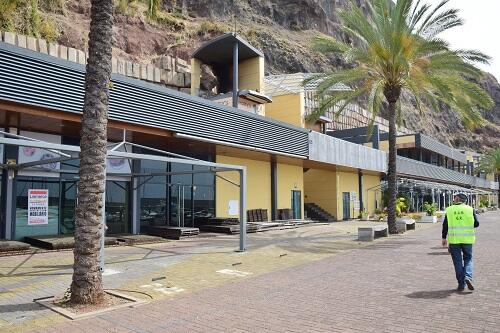 Trabalhos de consolidação na escarpa da Calheta vão prolongar-se por mais um mês