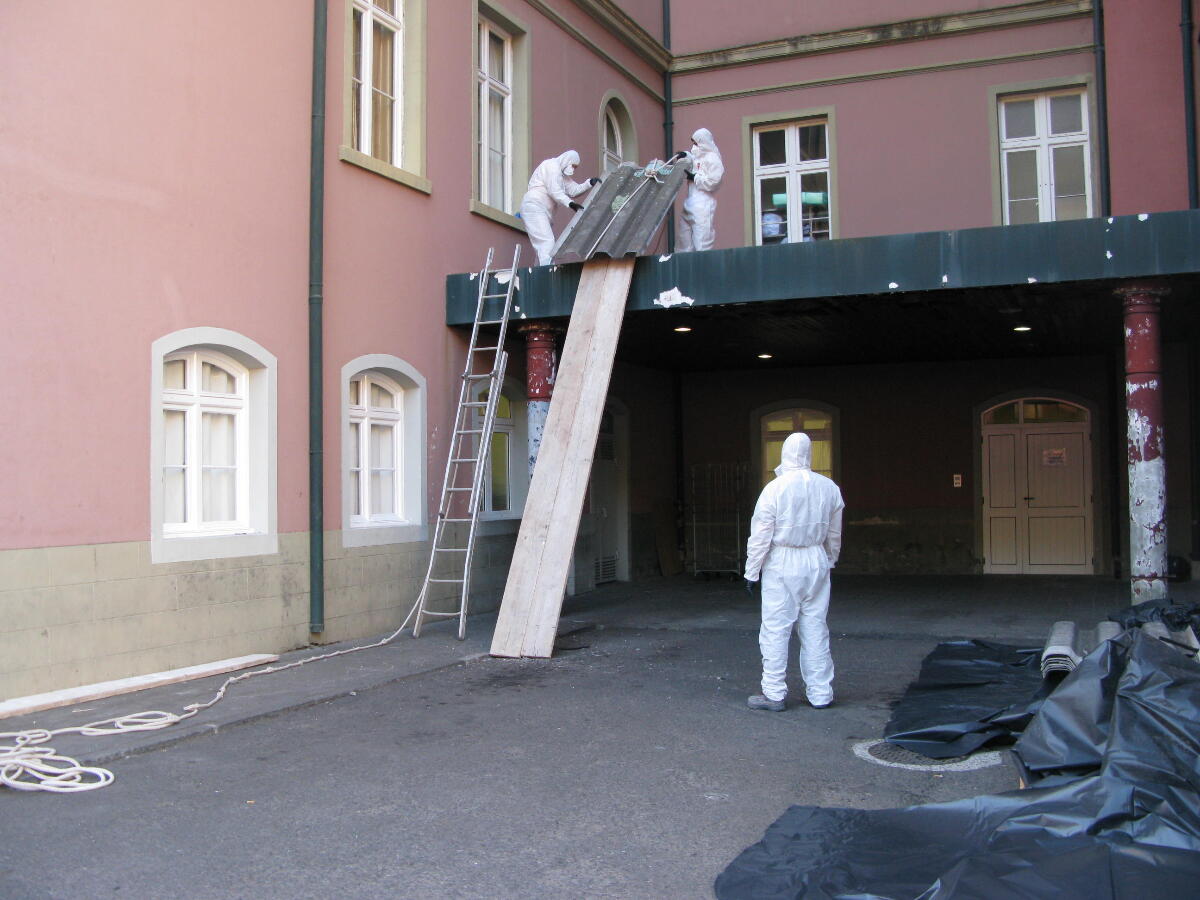 Amianto retirado dos Marmeleiros com sucesso