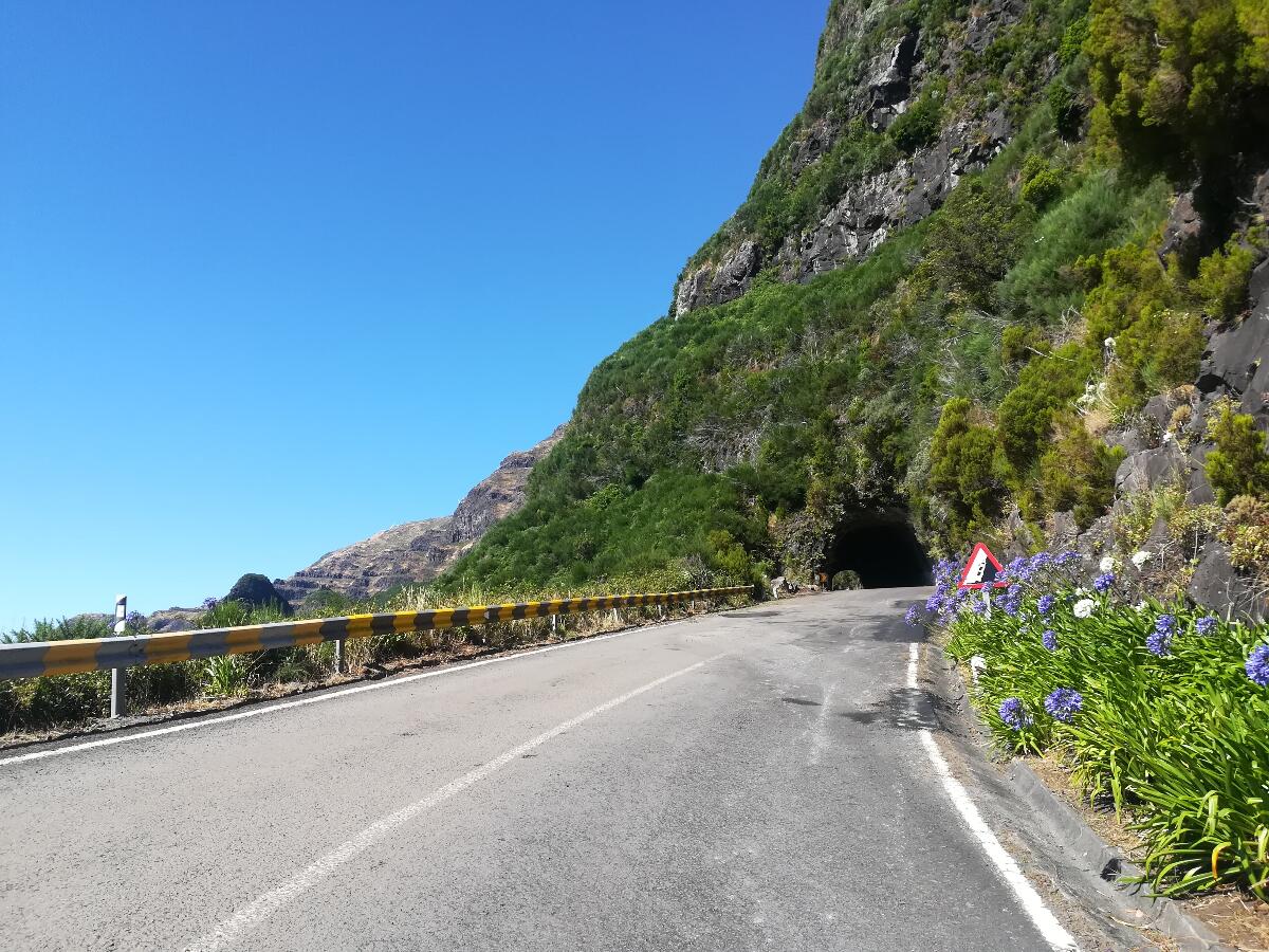 Estrada que liga a Encumeada à Bica da Cana foi reaberta
