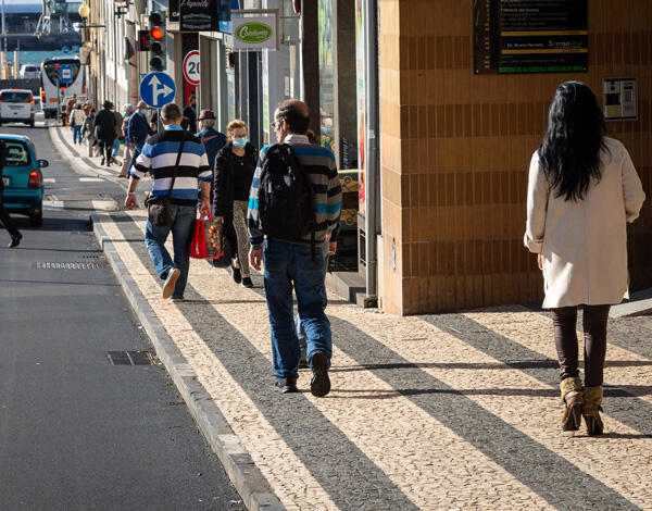 Promover as acessibilidades derrubando barreiras arquitetónicas