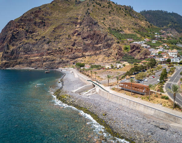 Requalificação devolve uma zona balnear ímpar da Madalena no Mar à população