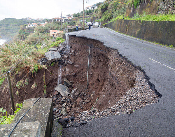 Já começaram as primeiras obras de reconstrução na Ponta Delgada