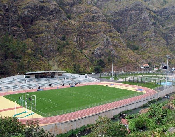 Sociedade Ponta Oeste arrenda campo de relva natural ao Marítimo