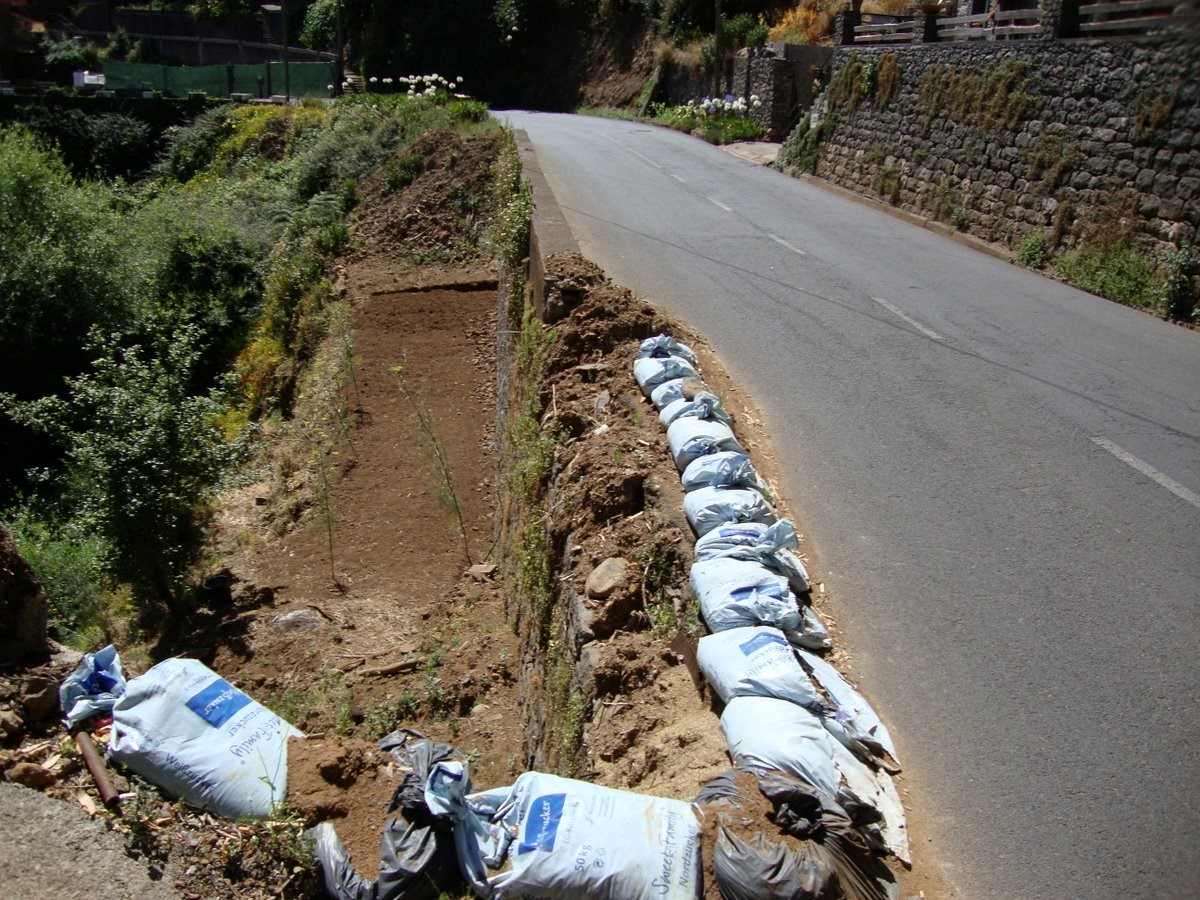 Estrada que liga a Camacha ao Santo será reconstruída
