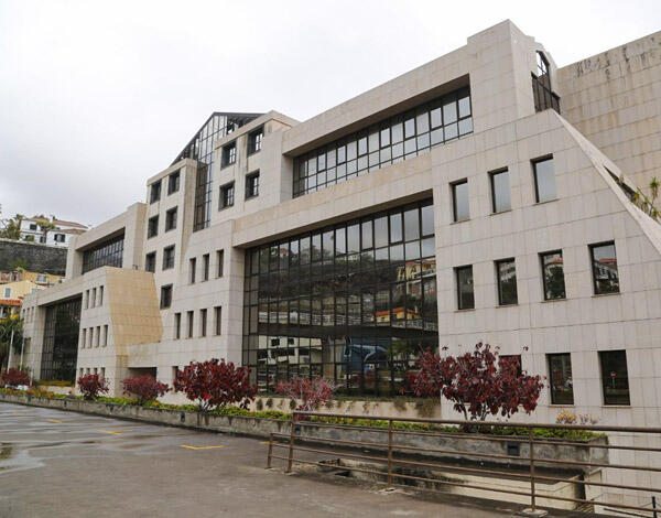 Edifício do Campo da Barca reabre segunda-feira