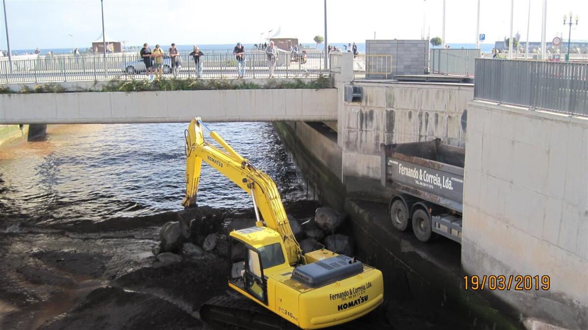 Concluídos os trabalhos de limpeza nas ribeiras de João Gomes e de Santa Luzia