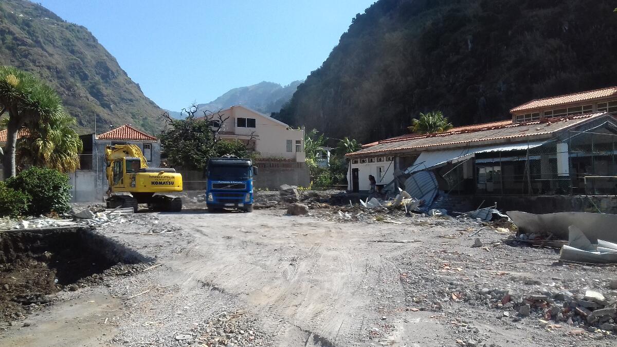 Obras decorrem a bom ritmo na futura escola da Ribeira Brava