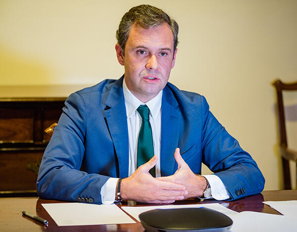 Secretário da Economia anuncia linha de crédito de 100 milhões de euros para apoiar empresas