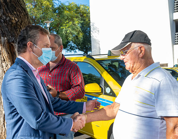 Governo reforça apoio aos taxistas da Região