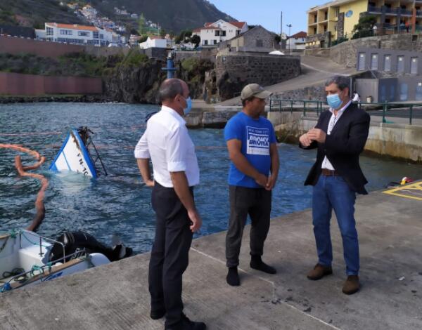 Governo Regional acompanha no local situação da embarcação de pesca "Ilha do Sol"