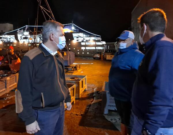 Secretário regional de Mar e Pescas assiste ao leilão na nova lota do Funchal e regista sugestões dos pescadores
