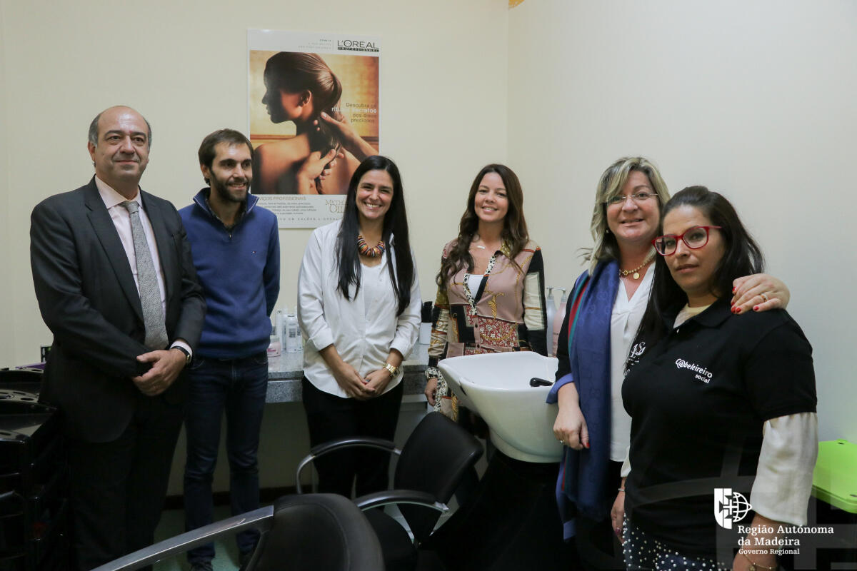 'Cabeleiro Social' disponível à população mais necessitada