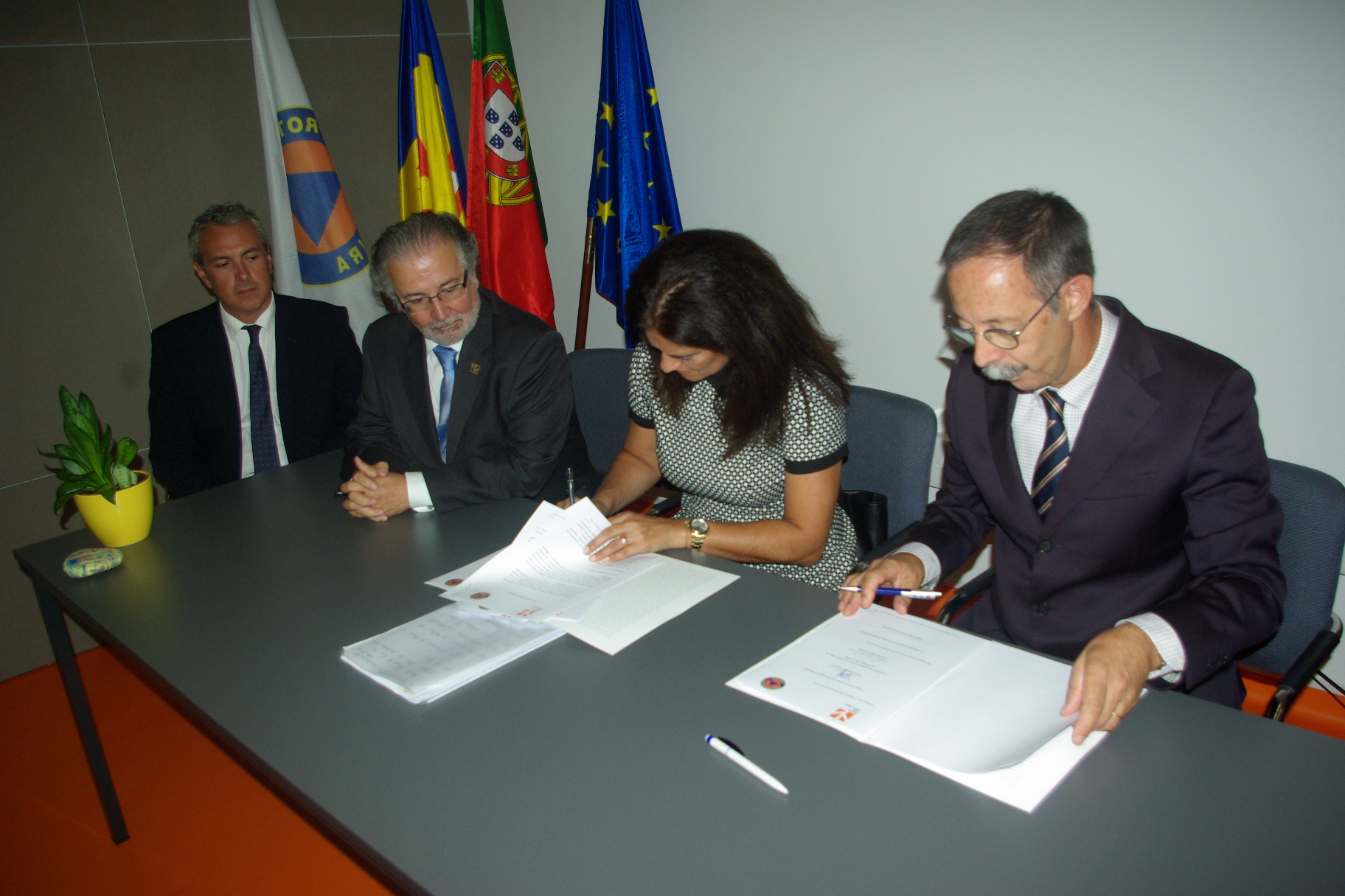 Protocolo de cooperação entre Serviço Regional de Proteção Civil e Ordem dos Psicólogos Portugueses